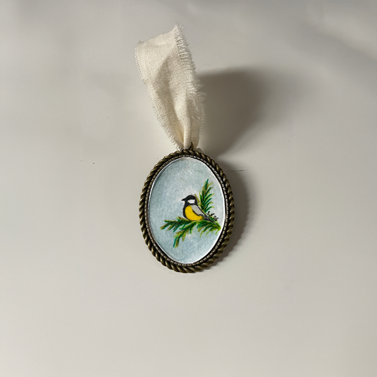 Kjøttmeis - Håndmalte ornaments med bomullsbånd