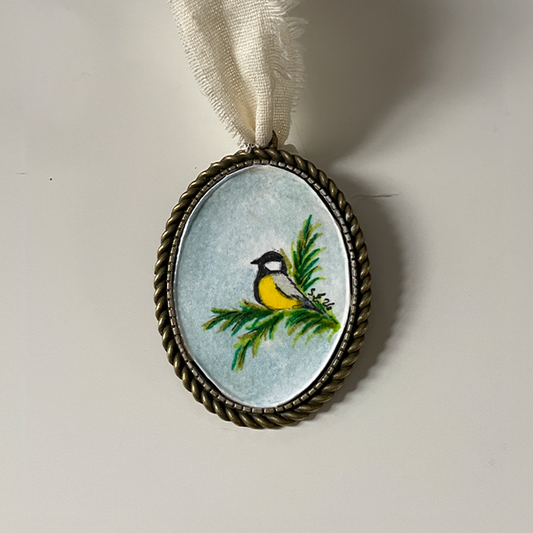 Kjøttmeis - Håndmalte ornaments med bomullsbånd